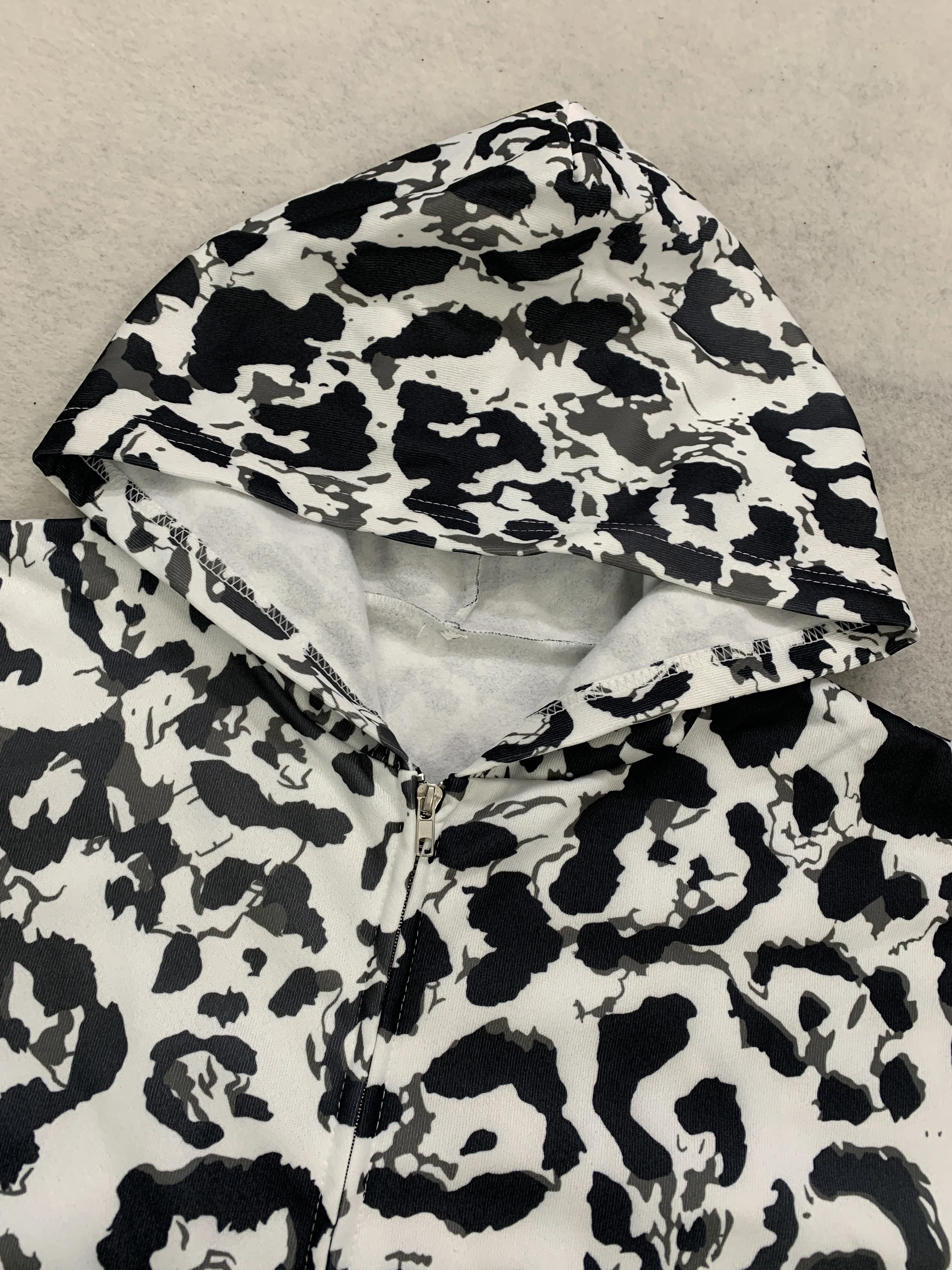 Kurzes Kapuzenpullover-Set mit Reißverschluss, weit geschnittene Jogginghose, vollständiger Leoparden-Print, Y2K-Street-Outfit für Mädchen, tägliches Layering-Wear – Detail 7