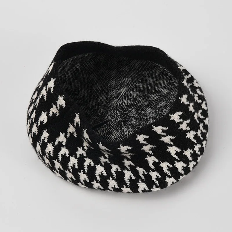 2022 New Women\'s Autumn and Winter Houndstooth Beret Korean Version Fashion Retro Knitted Painter Hat Warm Beret