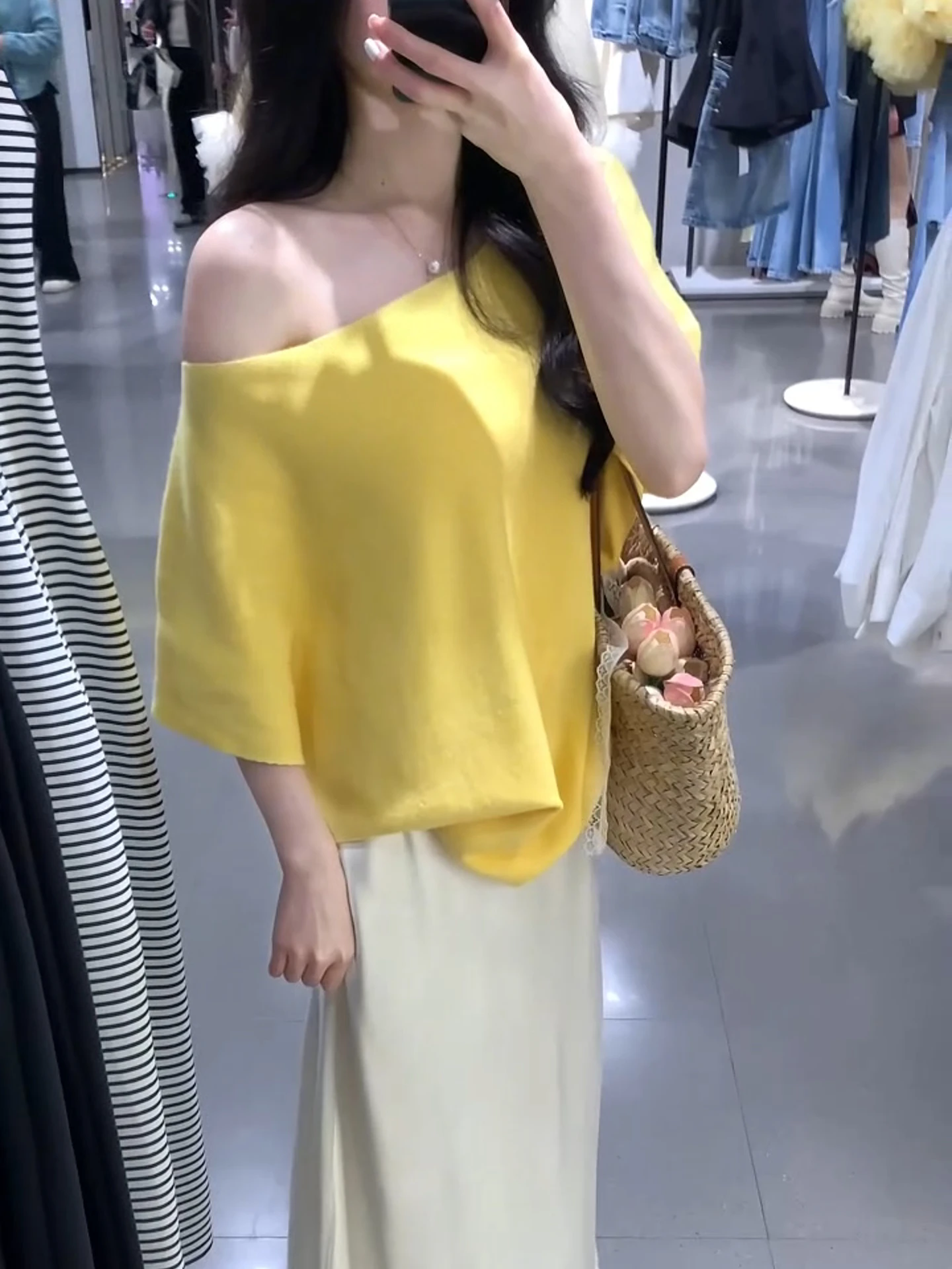 Camiseta de ala de murciélago de color amarillo limón Sve, Top de punto asimétrico irregular de verano para mujer, Top de punto descubierto, único, súper Be...