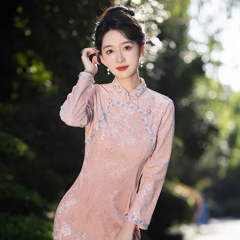 

Yourqipao Long Sleeves Chinese Traditional Cheongsam Winter Autumn Velvet Qipao Evening Dress 2026