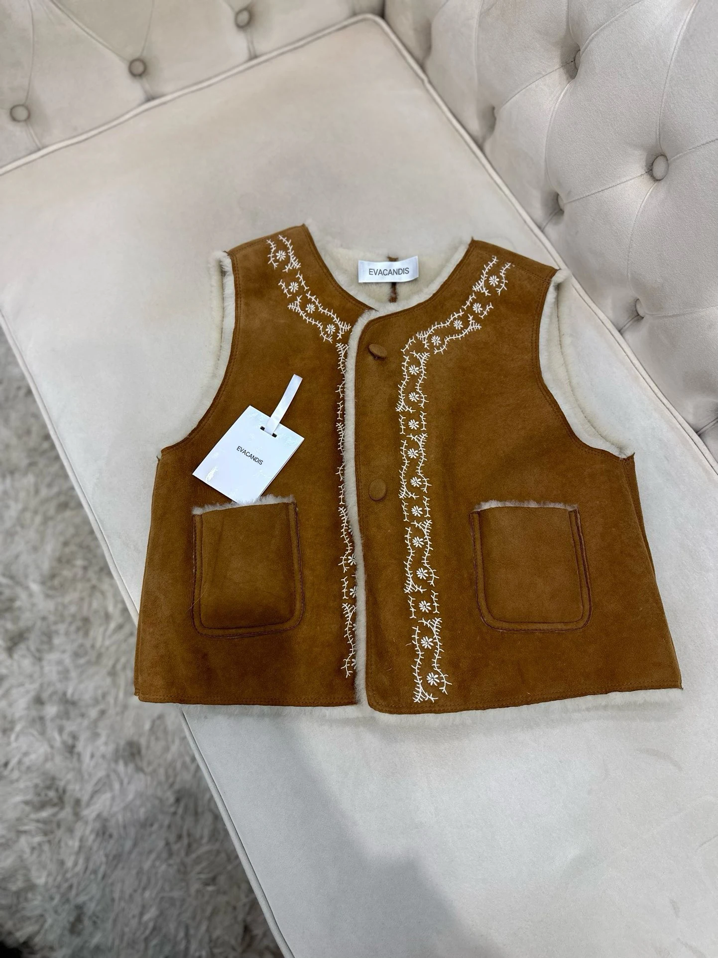 EVACANDIS Women High Quality New O-Neck Single Breasted Vest Tops Sleeveless Embroidery Luxury Suede Coat Chic Casual Outwear