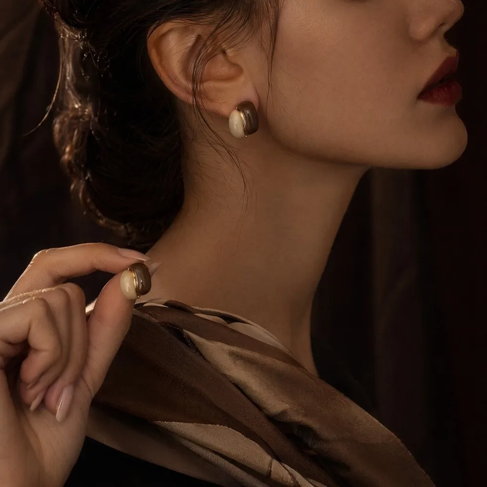 Maillard Contrasting French Retro Earrings Statement Metal Enamel Drop Glazed Earrings Elegant Vintage Brown Dangle Earrings