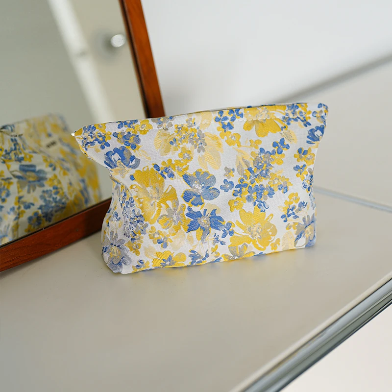 Women's Makeup Bag Pink Flowers Canvas Large Capacity Item Storage Bag Portable Zipper Design Clutch Bag Travel Toiletry Bag Ins