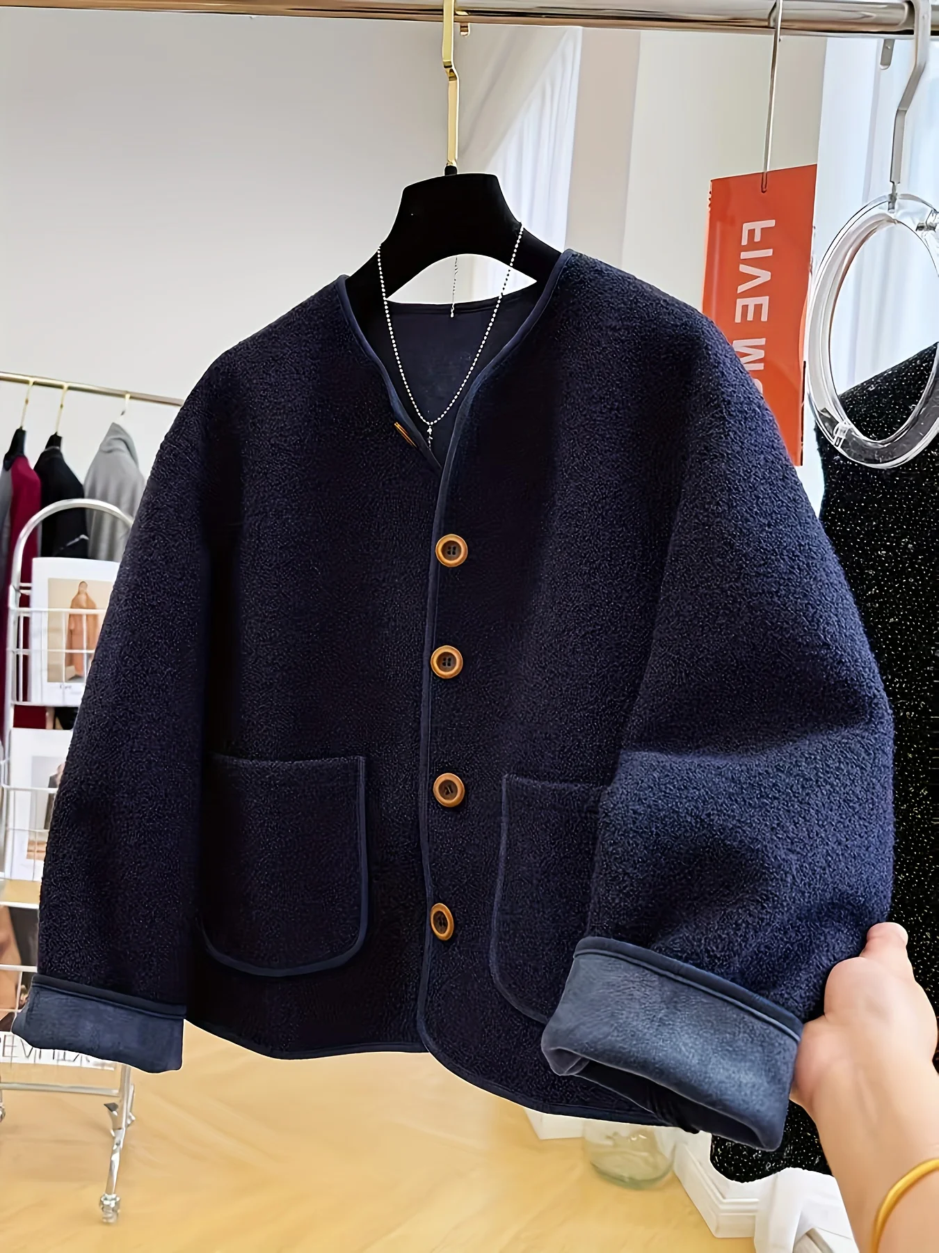 Stylish Korean-Inspired High-End Women's Short Round Neck Jacket, Loose Casual Coat for Autumn and Winter