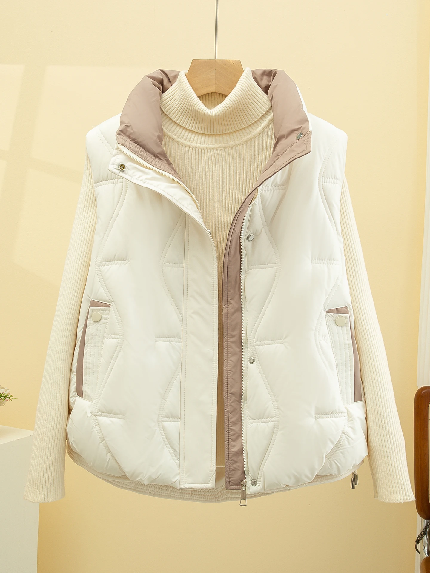 Faionable Gilet en duvet pour femme Automne Hiver Nouveauté Vêtements d'extérieur Sli Coton matelassé Jaet Zipper Design Thiened Polye...