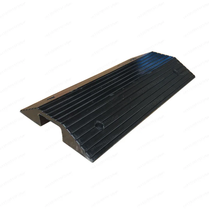 Portable uphill pad bridge type rubber road slope step curb electric car