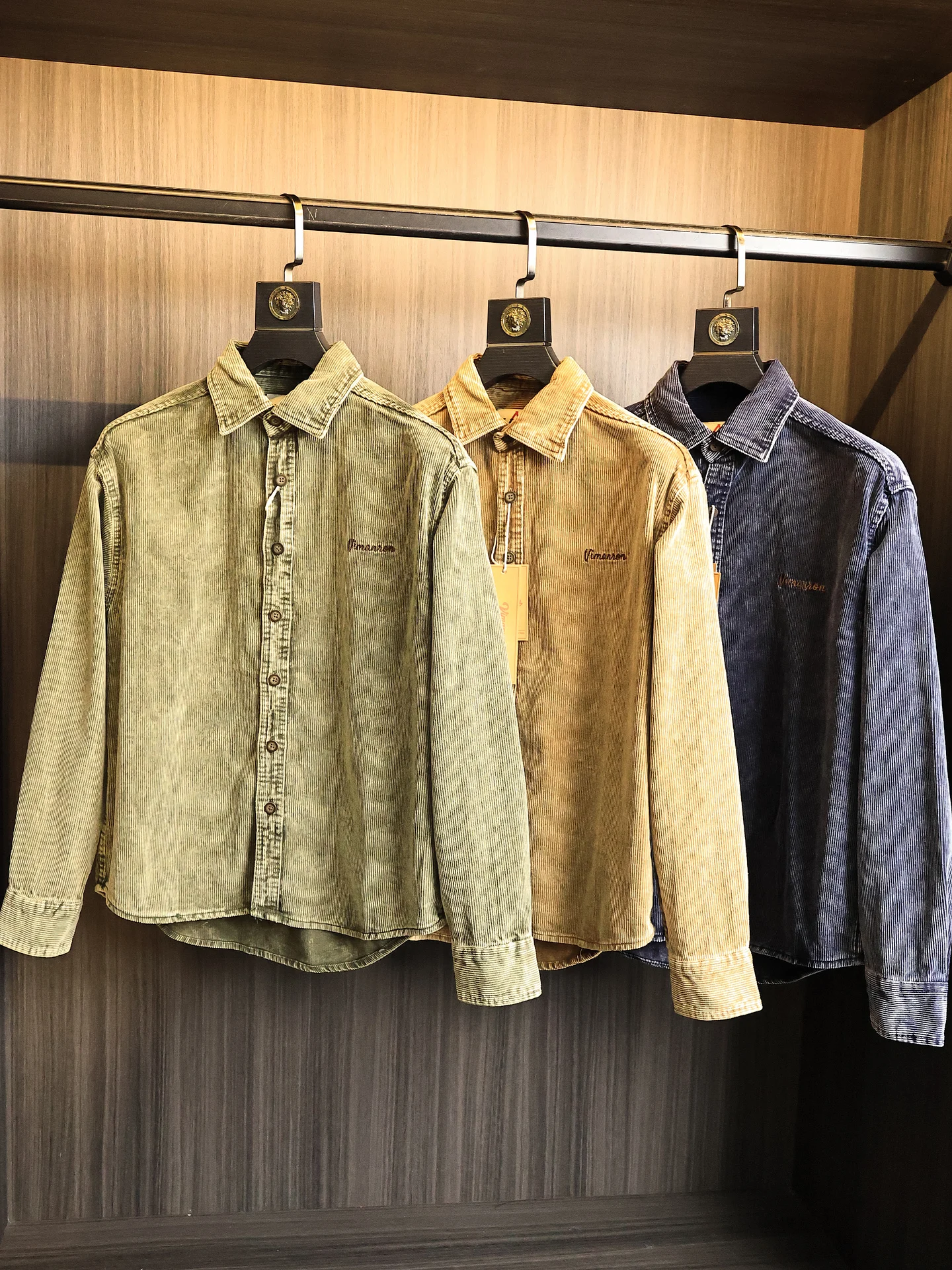 Retro Corduroy Long Sleeve Shirt Jacket for Men Autumn Season Versatile Collared Outerwear Fashionable Urban Style Standard Fit