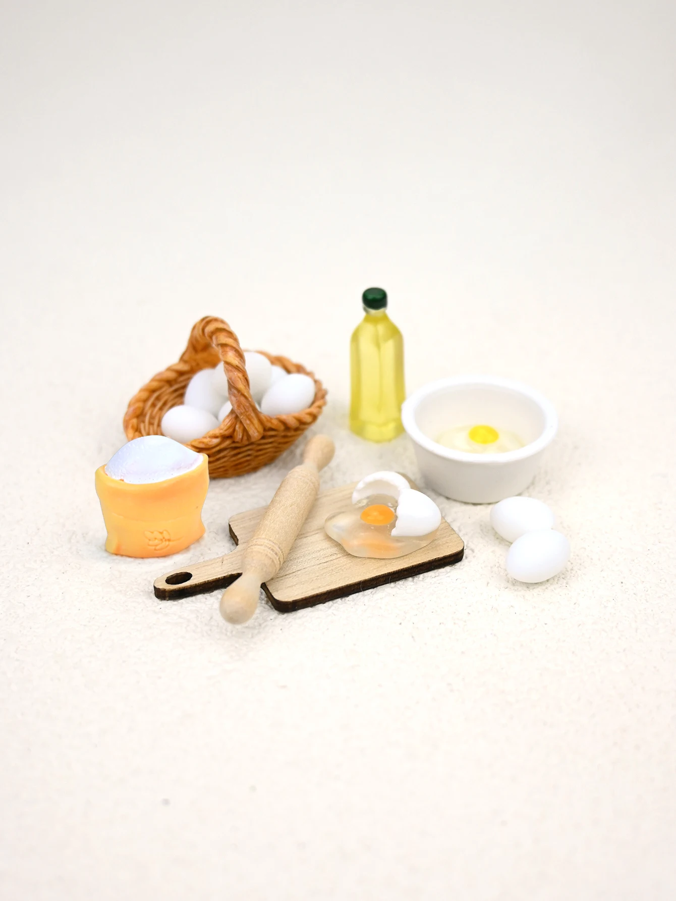 A Miniature Baking Scene Decoration, Dollhouse, Model House Accessory Decoration, Photography Prop, Micro-Landscape Decoration, Miniatures Decoration, Small Gifts, Giveaways, Home Decor (Miniature Rice Bag Shape Random)