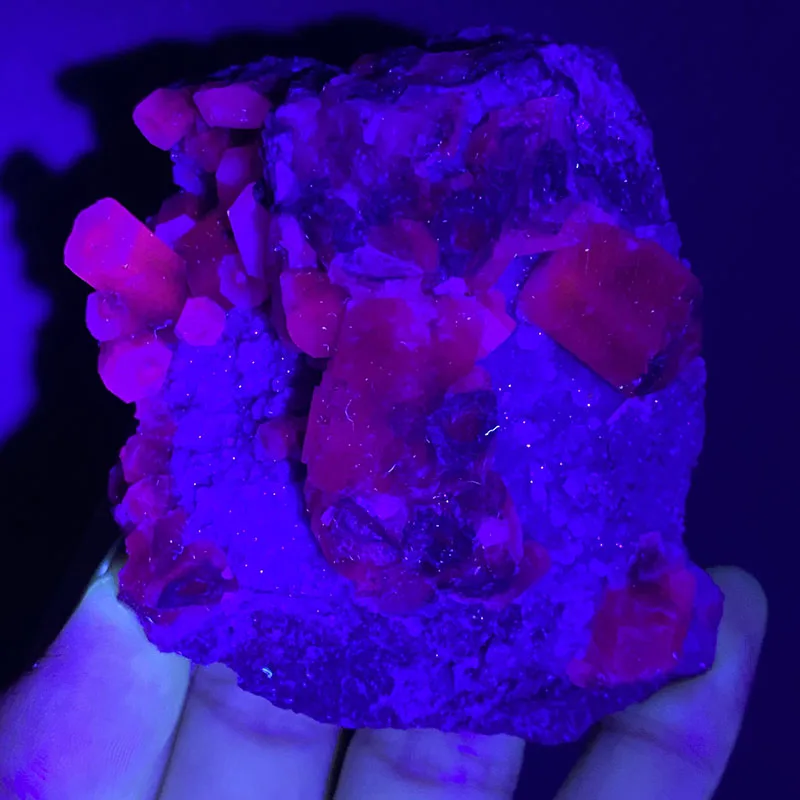 100% natural Panda calcite Two types of fluorescence, red and orange mineral specimen popula ewelry ornaments beads