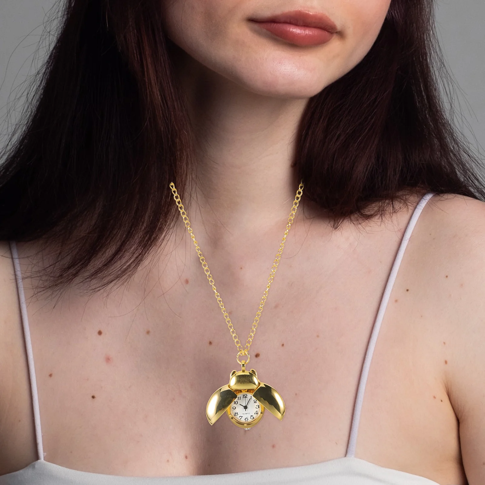 

Retro Beetle Pocket For Women Vintage Pendant Lightweight Metal Timepiece Jewelry With Chic Design Suitable For Festival Party