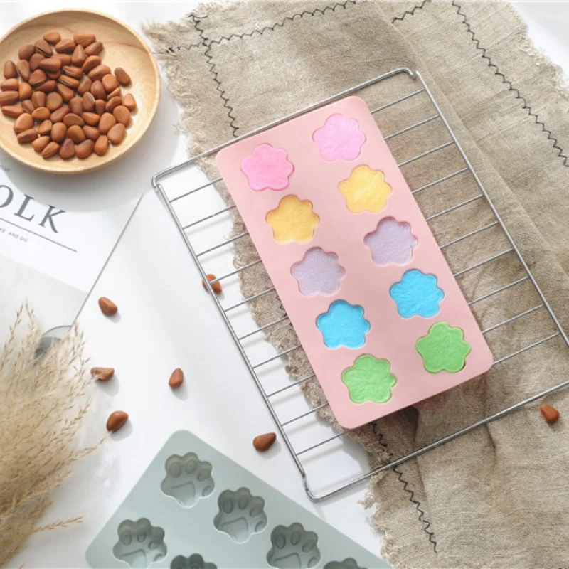 Silicone Mold 10 Hole Cat's Paw Chocolate Baking Tools Cute Cartoon Bear Paw Soap Candle Jelly Cake Cookie Muffin Maker