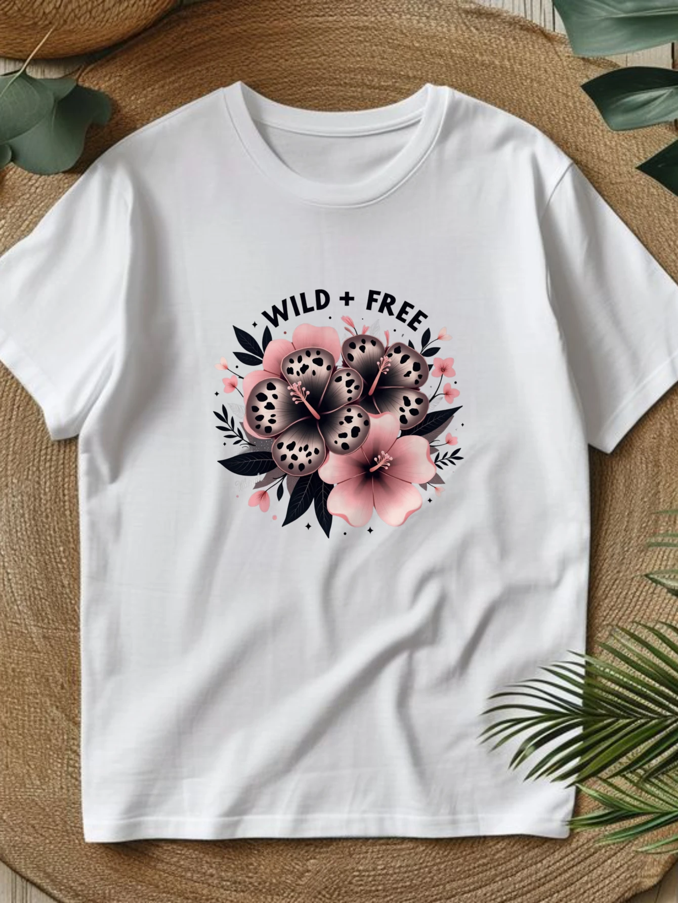 Cute Crop Top, Women's Round Neck T-Shirt, Spring and Summer Women's Fashion, Wild and Free Floral Pattern, a Stylish and Casual Choice, Attitude T-Shirt, Local Delivery