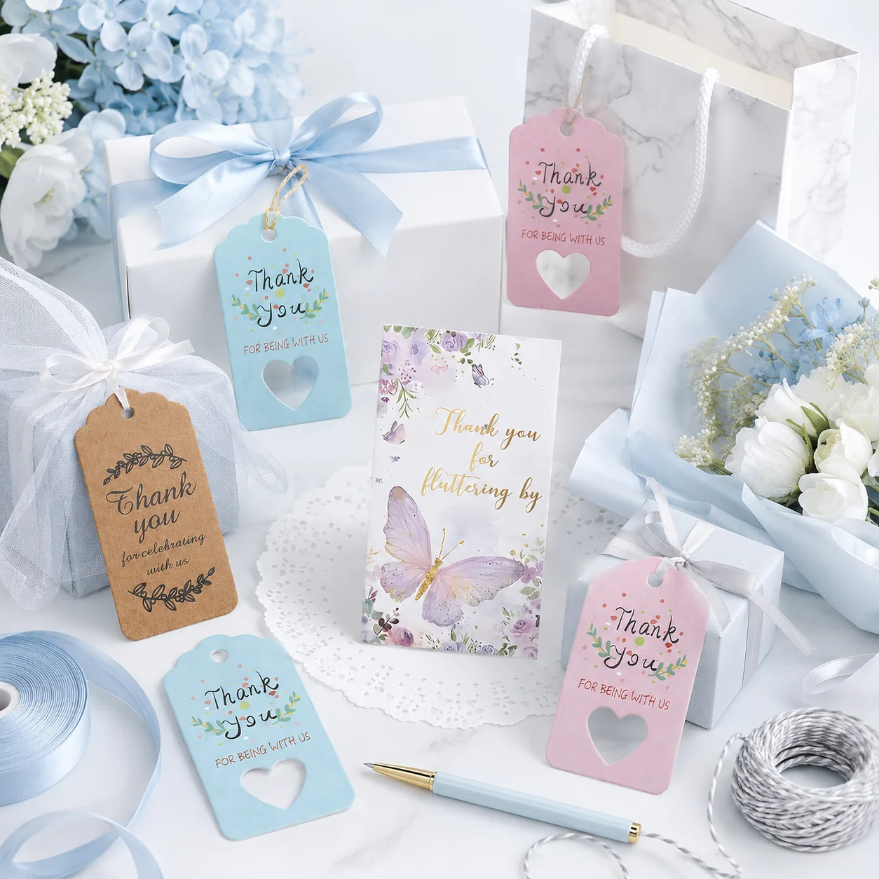 50 Stück Dankeschön-Geschenk-Etiketten Schmetterling Hohles Herz Papieretiketten Hochzeit Party Gastgeschenk Bastelverpackung Hängeetiketten DIY Deko – Detail 4