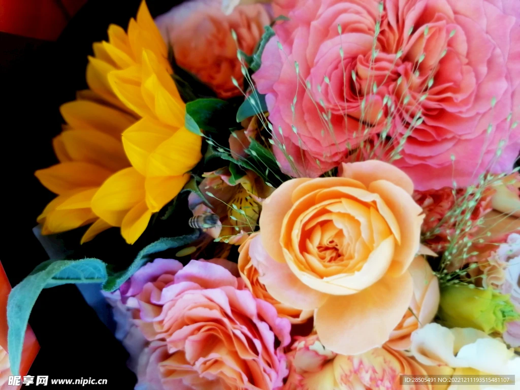 

4PCS 1.9Inch RC Crawler Wheels & Tires, White Plastic Hub + Rubber Rock Tyres, for Axial SCX10 TRX4 1:10, Durable Replacement