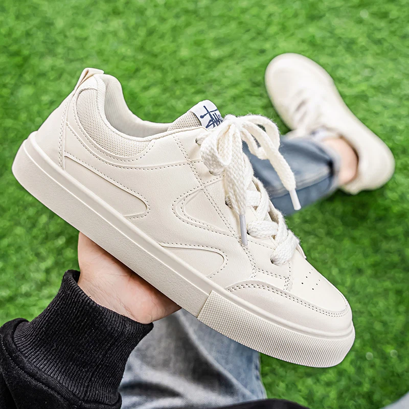 Sepatu Pria Baru Musim Panas Sepatu Pria Bertali Modis Sepatu Kasual Kulit Desainer Sepatu Lari Pria Luar Ruangan Nyaman Tenis 2025