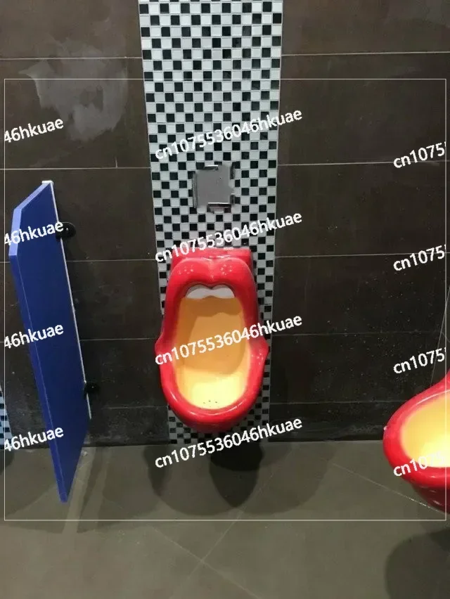 Creative Alternative Personality Beauty Red Lips Mouth Urinal  Can Be Customized Different  Funnel