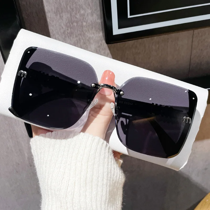 2024 new fashion trimmed sunglasses half frame high quality trend simple sunglasses for women with fine glitter(DS-1002)