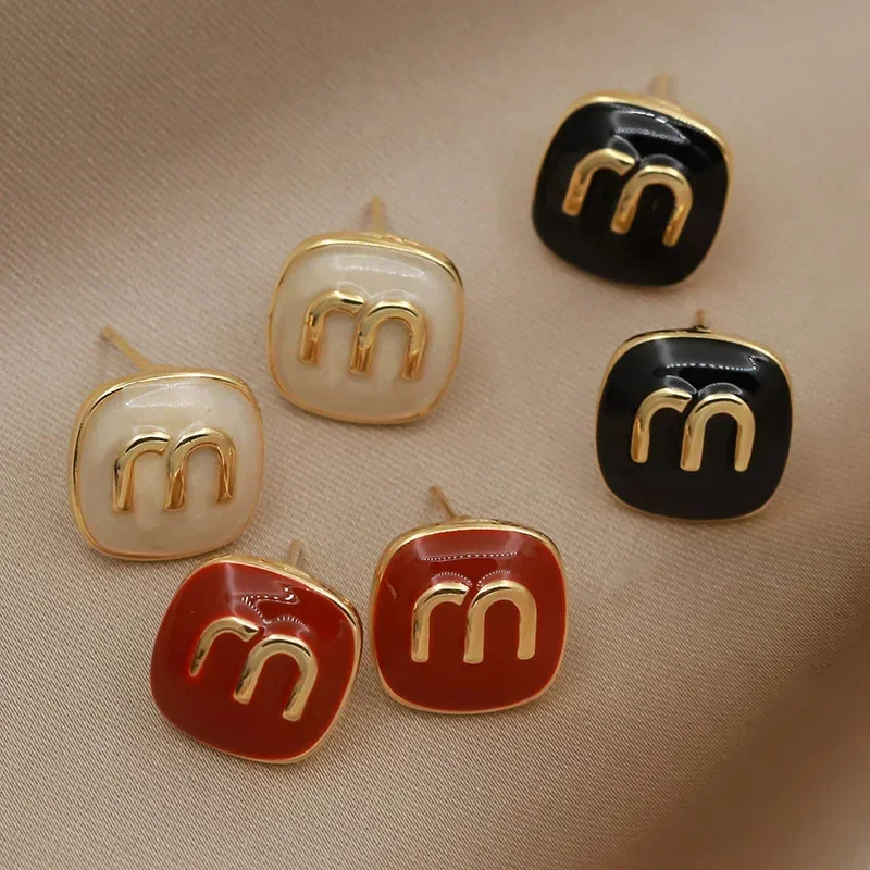 Vintage Letter M Square Stud Earrings Fashion Brand Jewelry Luxury Elegant Geometric Earrings for Women Party Accessories