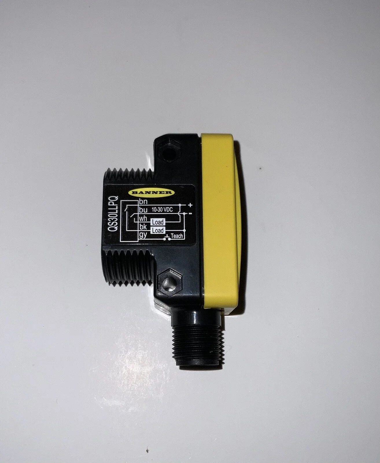 

QS30LLPQ 02994 Photoelectric Sensor, Laser Polarized Retro, 18m, 10-30VDC, NPN/PNP, QD, QS30