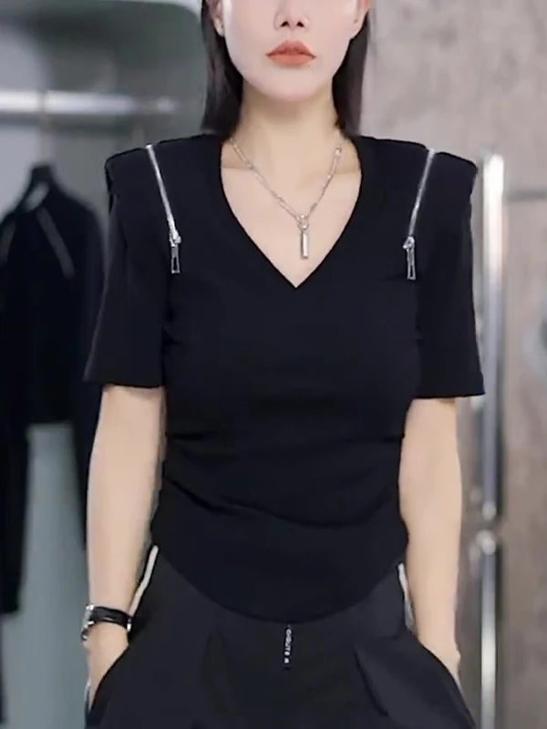 

Gtuq Slim Fit Black Zipper Short Sleeve V-Neck T-Shirt Women's Fashion Commute Style Summer Slimming Top Korean Version