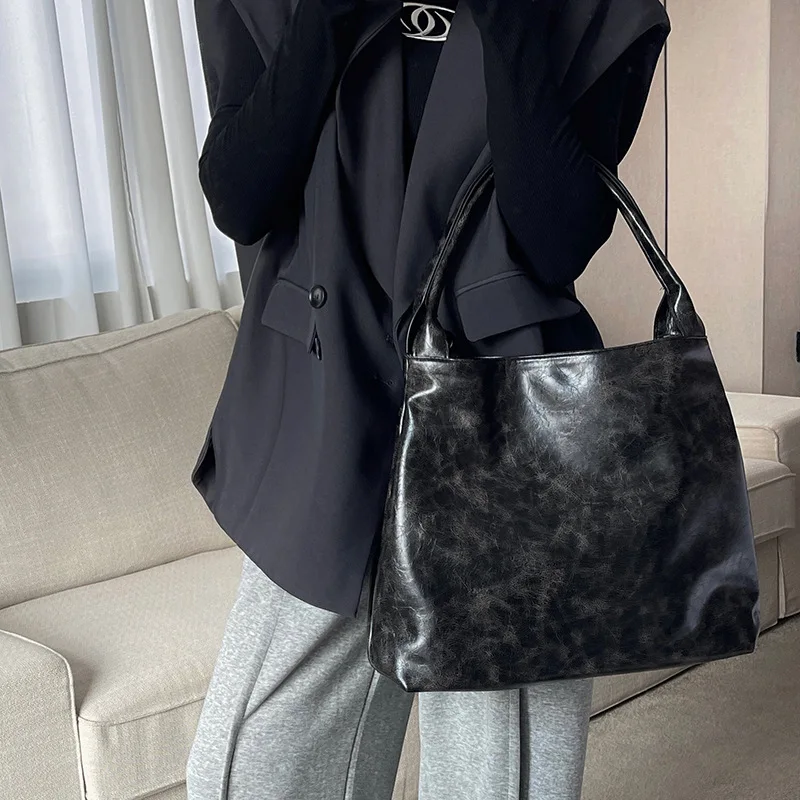New Women Luxury Brand Shoulder Messenger Cross Body Armpit Clutches Retro Bags