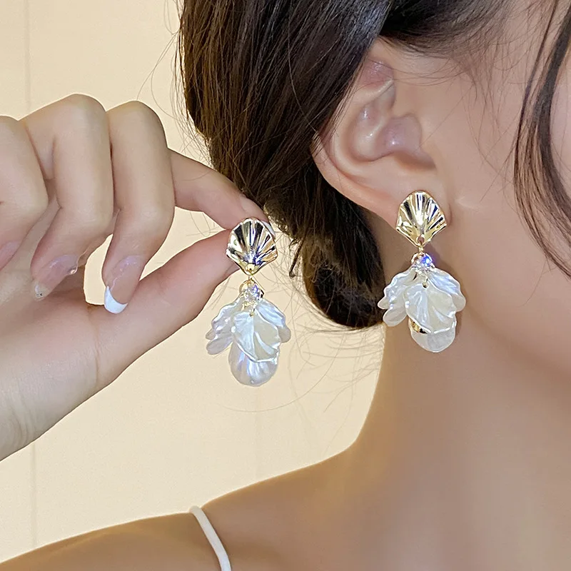 2PC gold super fairy petal tassel imitation shell earrings, fashionable temperament, light luxury, niche design, ear accessories view 3