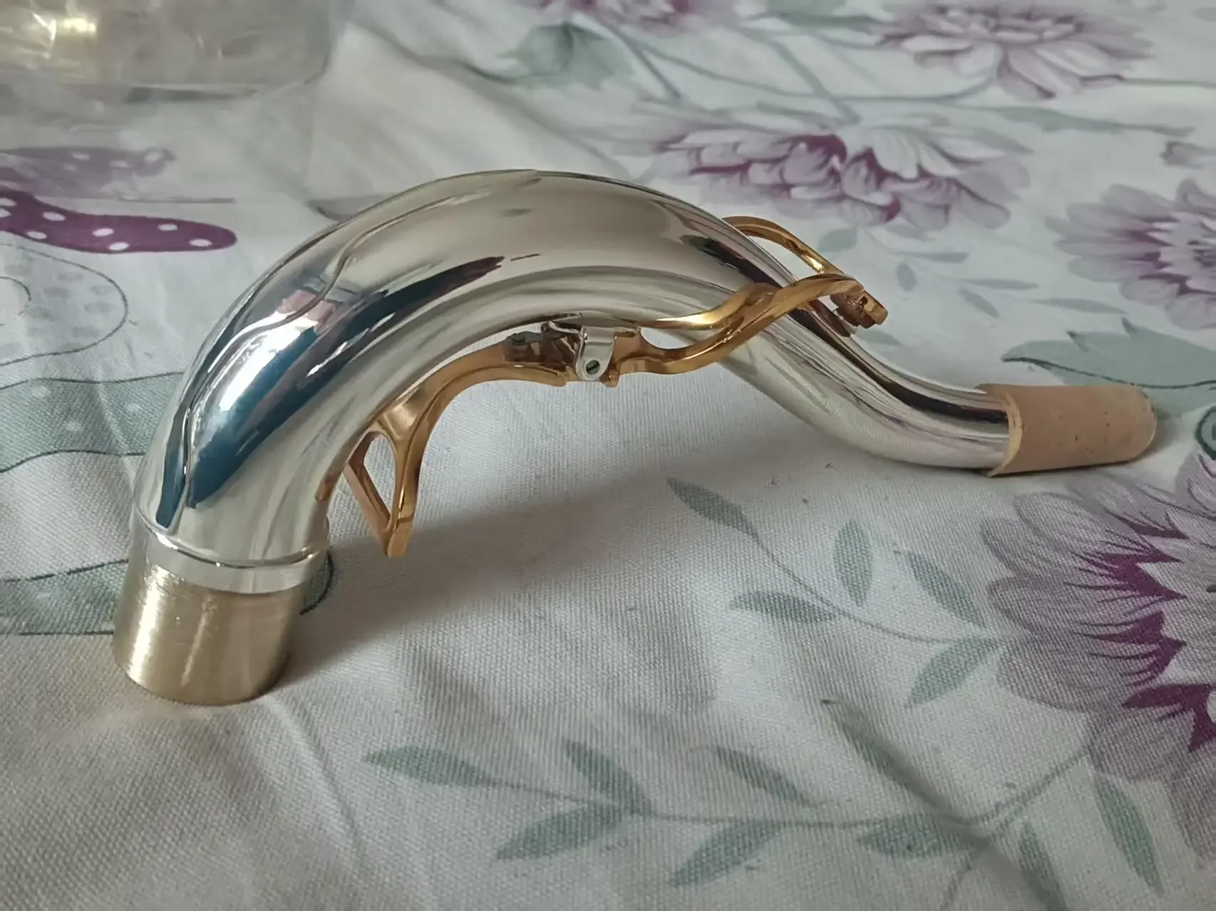 

1pcs Tenor saxophone silver-plated bent neck, lower harmonic key