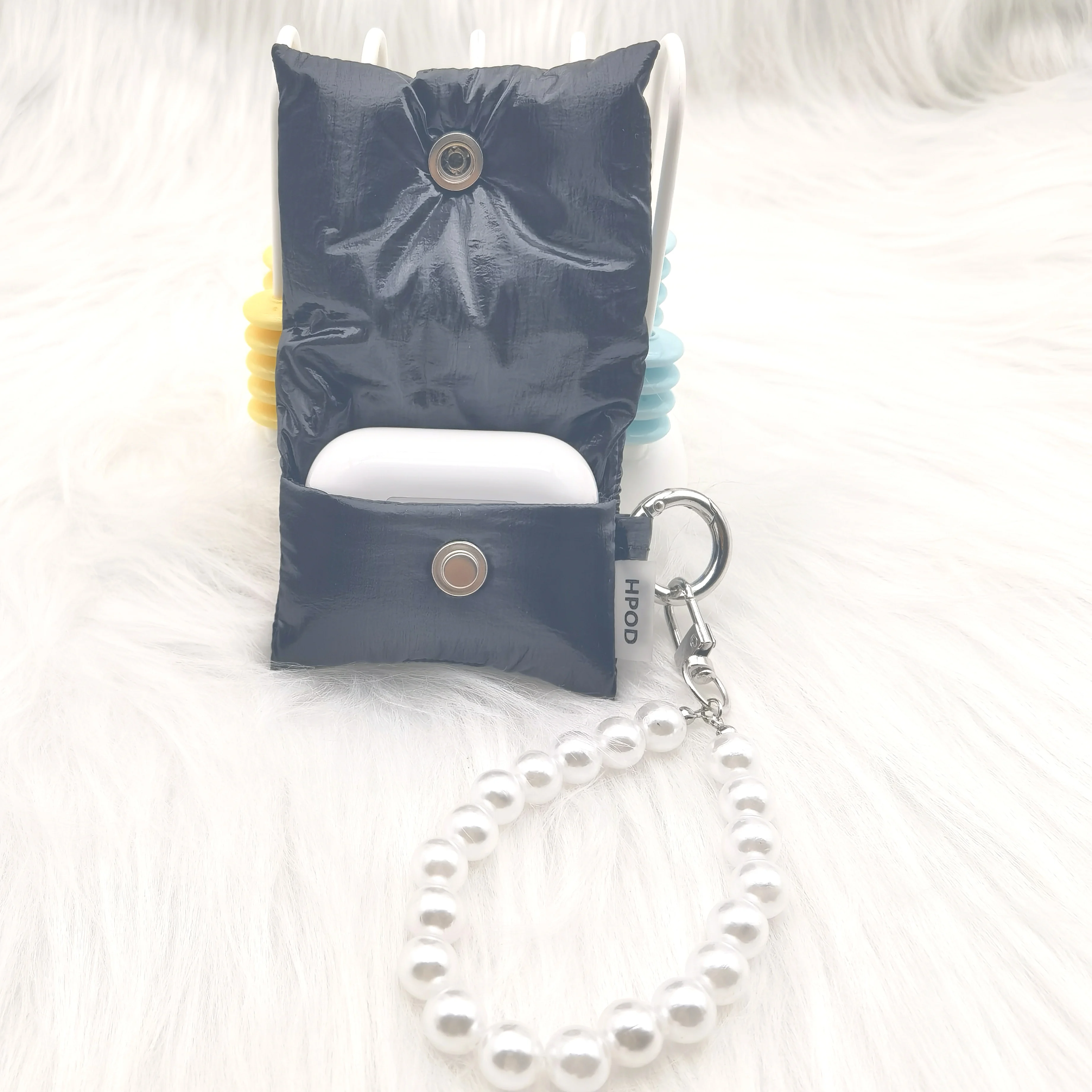 Puffer Jacket Style AirPods Pro Case Cover, Down Cotton Earbuds Bag with Pearl Hand Chain, Fluffy Protective Pouch for AirPods