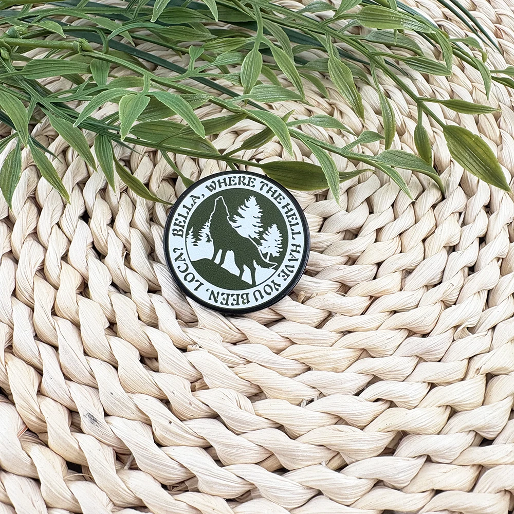 Twilight Wolf Howling Silhouette Bella Where Have You Been Emaille-Pin Klassisches Filmzitat Anstecknadel Fandom-Fan-Geschenk – Detail 10