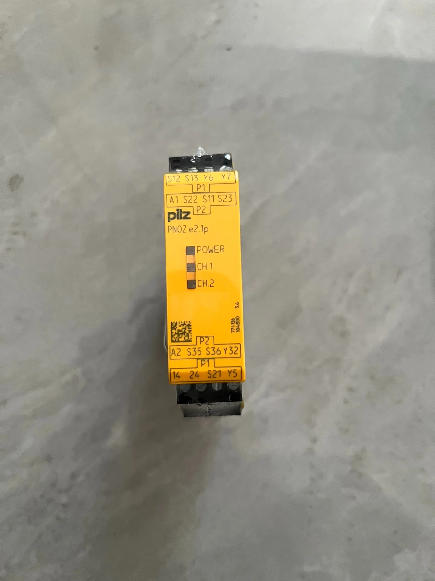 Pilz PNOZ E2.1p 774136 Safety Relay