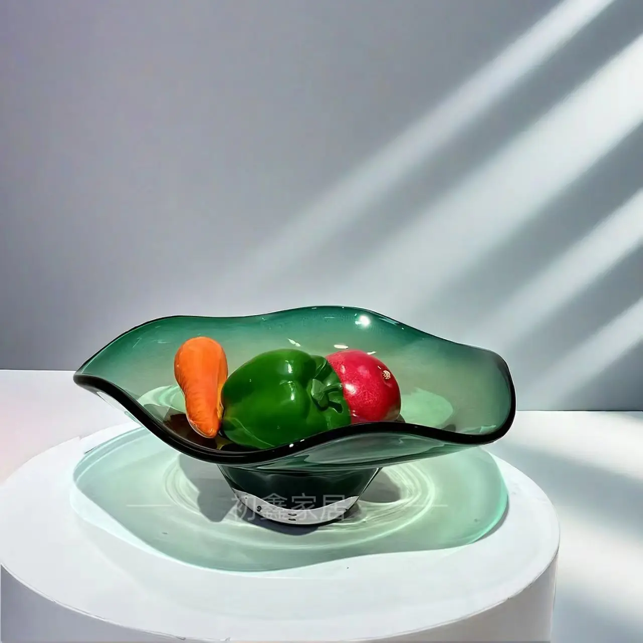 

Ins Internet celebrity light luxury Nordic bed and breakfast coffee table home tray modern simple glass ceramic fruit plate mode