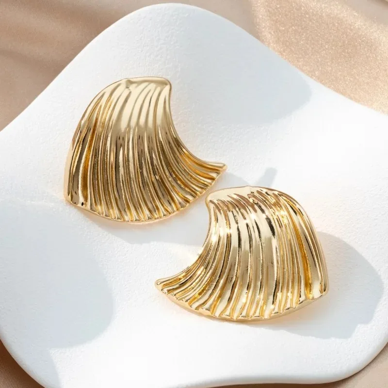 Irregular Geometric Wave Shell Sector Striped Earrings For Women OL Party Gift Fashion Jewelry Ear Accessories CE140