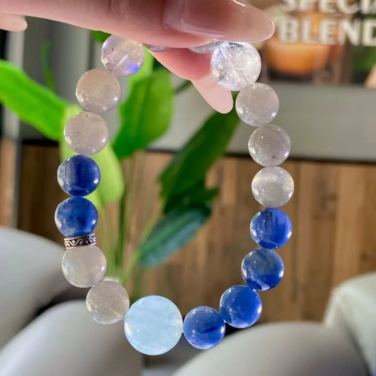 

Natural Aquamarine Cyanite Gray Moonlight Bracelet, Men's and Women's Fashion Light Luxury Duobao Bracelet