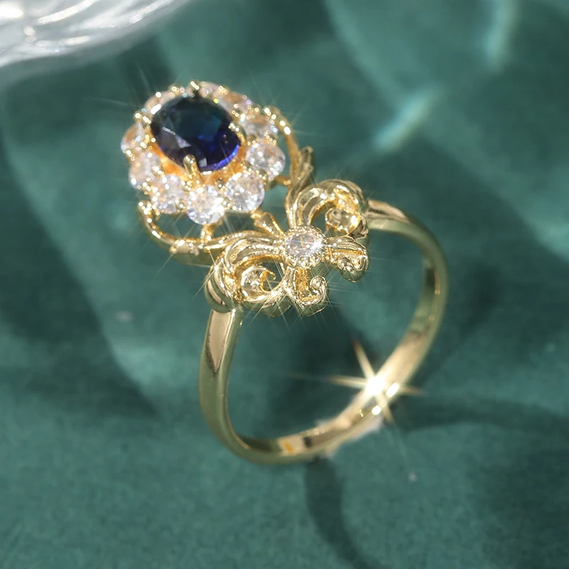 Wunderschöner goldfarbener, mit weißen und blauen CZ-Steinen besetzter Damenring, geometrischer Schmuck für den täglichen Gebrauch und Partys – Detail 4