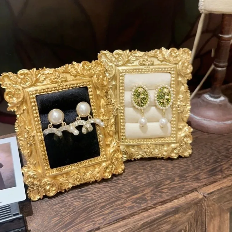 Retro European-style Photo Frame Ring Holder Jewelry Display Stand Creative Golden Resin Photo Frame Ring Storage Tray Ornaments