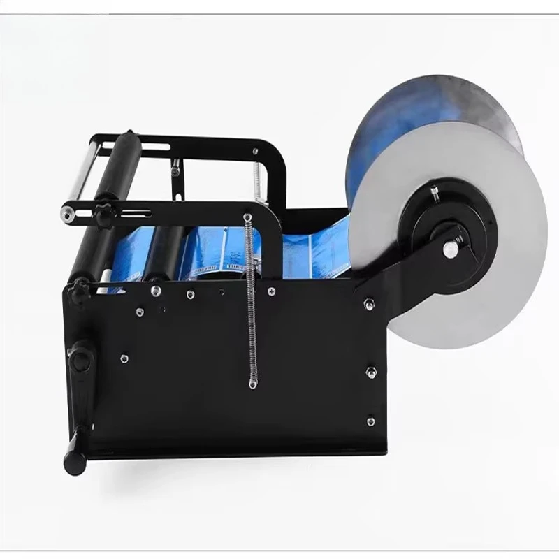 

Небольшая ручная этикетировочная машина для ПЭТ, круглая бутылка, пластиковая стеклянная бутылка вина, клейкая наклейка, ручка, этикетировочная машина