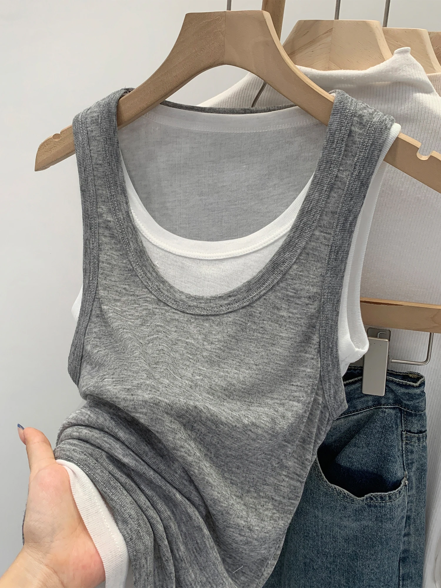 Colete Feminino Cinza Fino para Trabalho, Estilo Único, Sem Mangas, Top Esportivo, Novo Estilo de Verão, Estilo para o Dia a ...