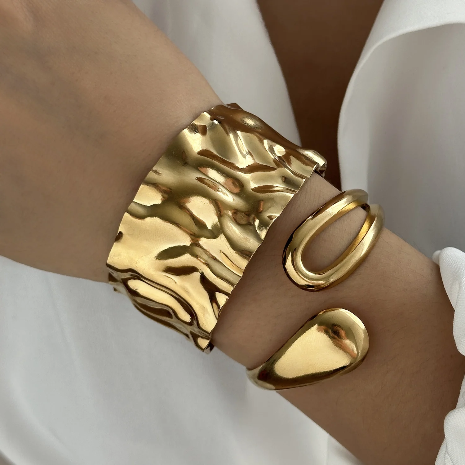 Vintage Unregelmäßige Armband für Frauen Edelstahl Gold Farbe Offene Manschette Armreif Exquisite Luxus Wasserdicht Schmuck Zubehör