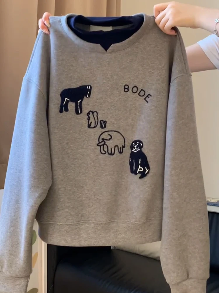 레트로 한국 동물 자수 스웨트셔츠 루즈핏 여성 가을 겨울 대학 스타일 디자인 감각 탑 컬러 블록 디자인