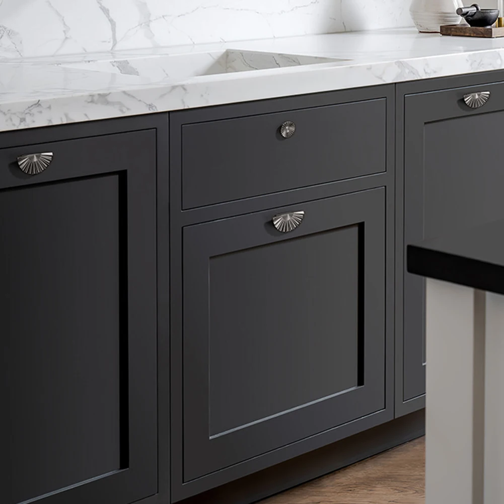 

Gold Dressers Knobs For Drawer Ergonomic Semi-Circle Design For Comfortable Grip For Bedroom Wardrobe Accents