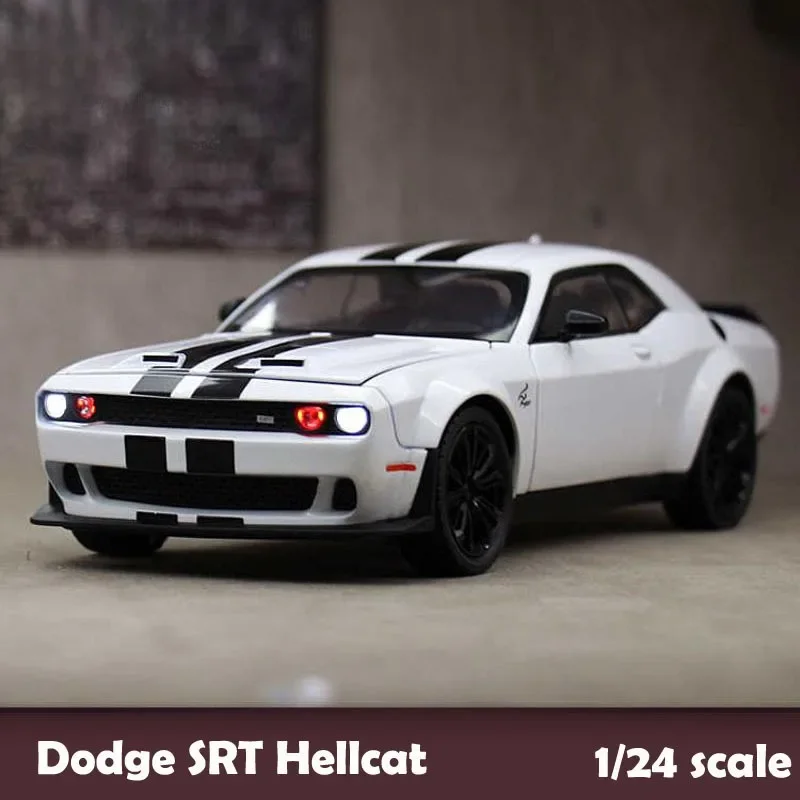 

Diecast 1/24 Dodge Challenger SRT Hellcat Alloy Car Model Collection Home Decor Miniature Voiture Children Boy Car Toy Gift