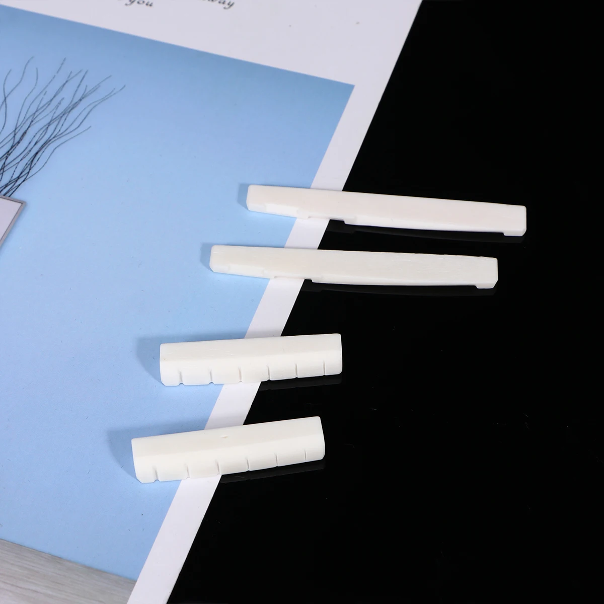 

2Sets Ox Bone Guitar Nuts Durable Replacement Up Down Bridge Saddle Nut Acoustic Guitar Repair Accessories Replacement Nuts