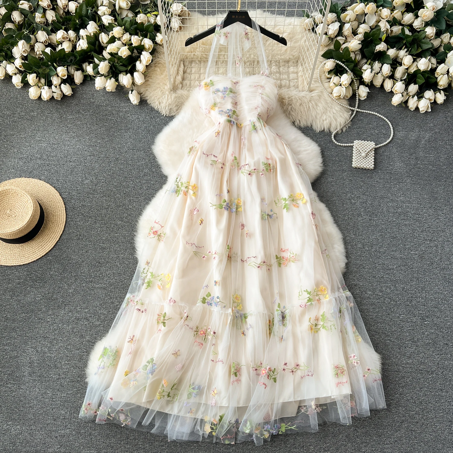 

Chic Sexy Embroidery Mesh Halter Dress Sleeveless Fashion Women Slim Summer Party Slim Mini Dress