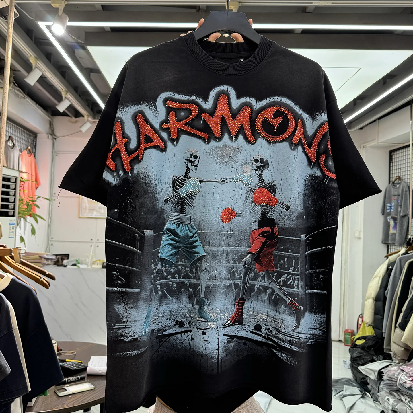 

Harmony American Streetwear Skull Boxing Print Loose Fit Short Sleeve T-Shirt Vintage Washed Rhinestone Heat Pressed Cotton Tee