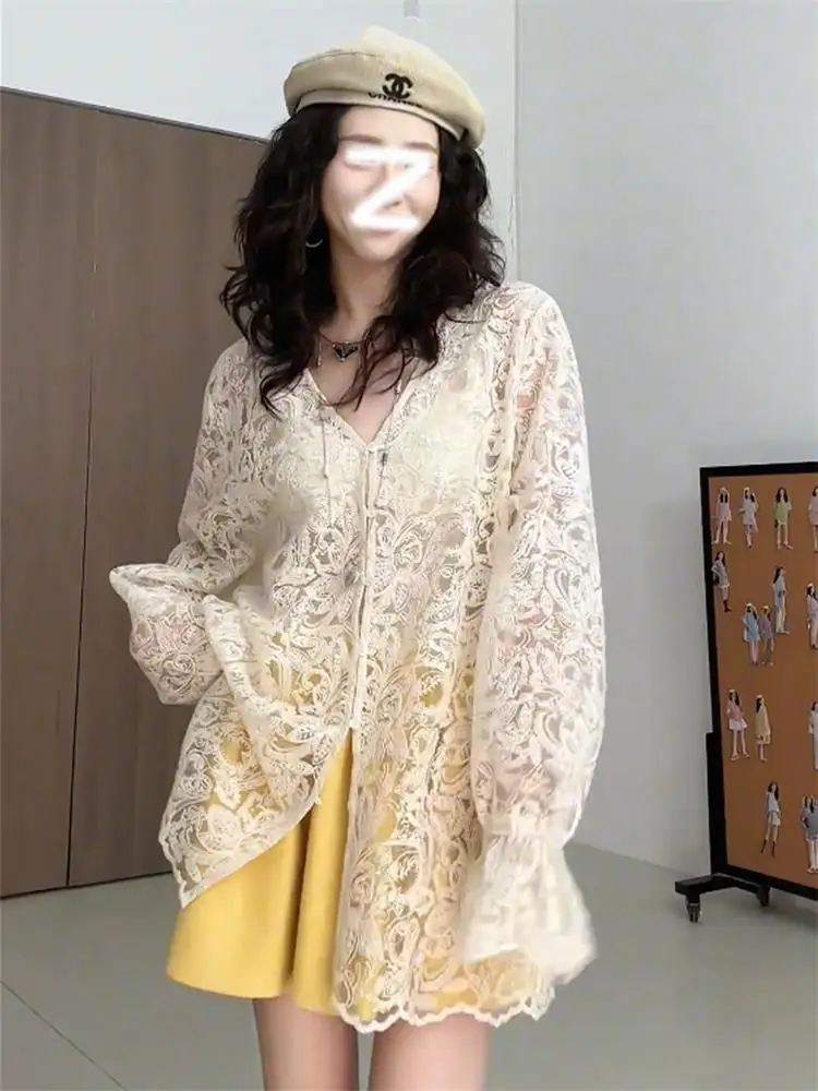 

Новая блузка больших размеров с длинным рукавом, V-образным вырезом, жемчужными пуговицами и кружевом, осенне-зимняя, из шифона, в корейском стиле, для офиса, базовая модель