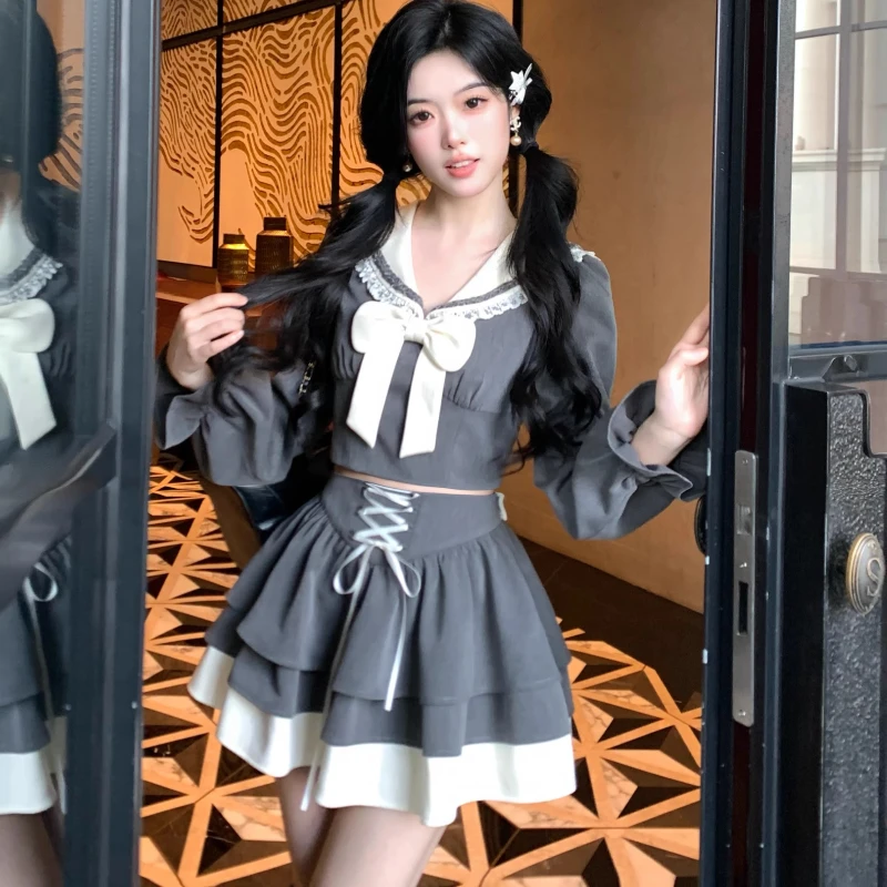 

2026 Японская кавайная Лолита, комплекты из 2 предметов, женская милая блузка с бантом и лацканами, укороченные топы, шикарные мини-юбки, костюм в консервативном стиле, наряды