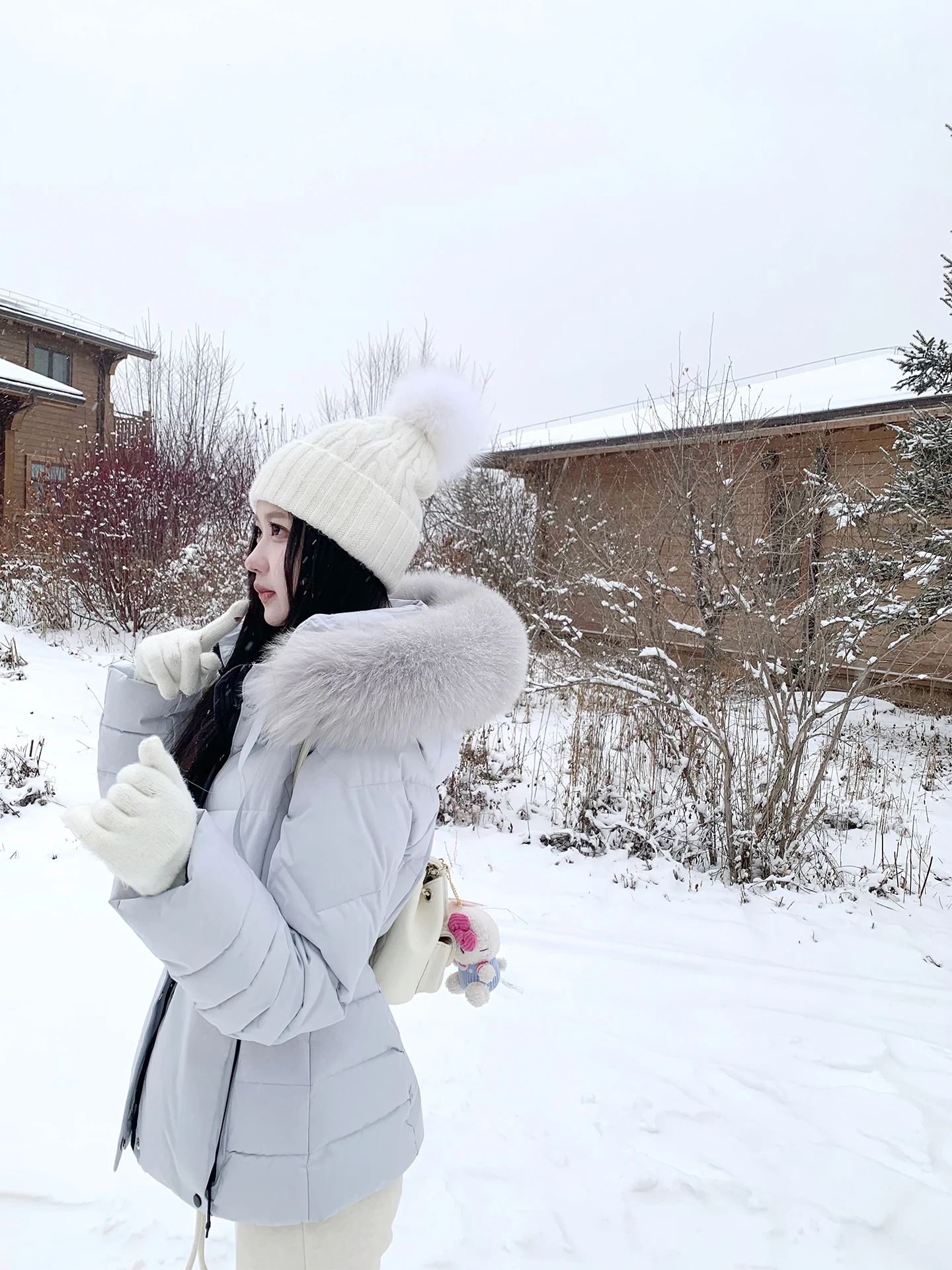 

Женская утепленная зимняя куртка с меховым воротником, теплая повседневная модель, наполнитель 90% белый пух, подходит для катания на лыжах