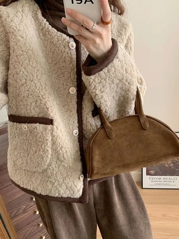 

Новая женская куртка из овечьей шерсти с коротким воротником и длинными рукавами, в стиле колор-блок, осенне-зимняя, модная, класса люкс, с интегрированной кожаной отделкой, модель 2025 года.