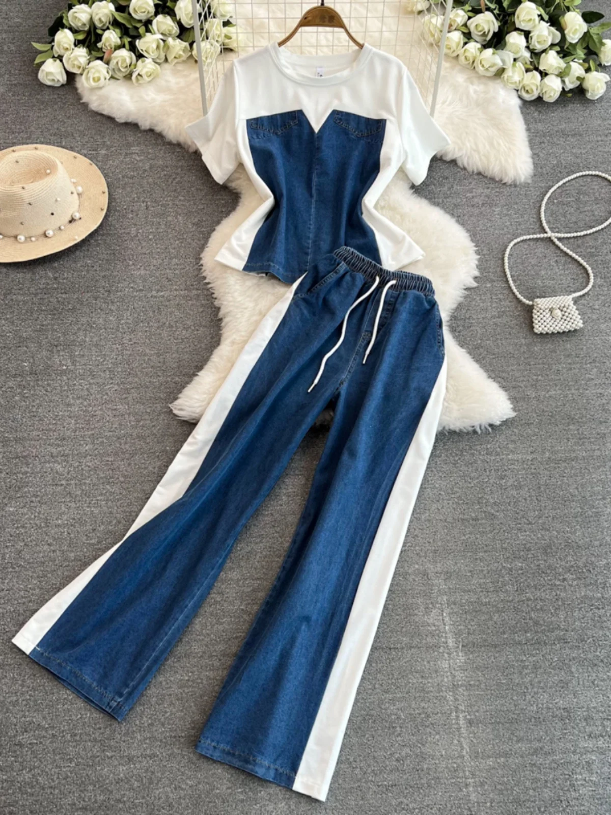 

Комплект из футболки с коротким рукавом и джинсов с высокой талией в стиле кэжуал из Гонконга, женский модный костюм-двойка с круглым вырезом, длинный.