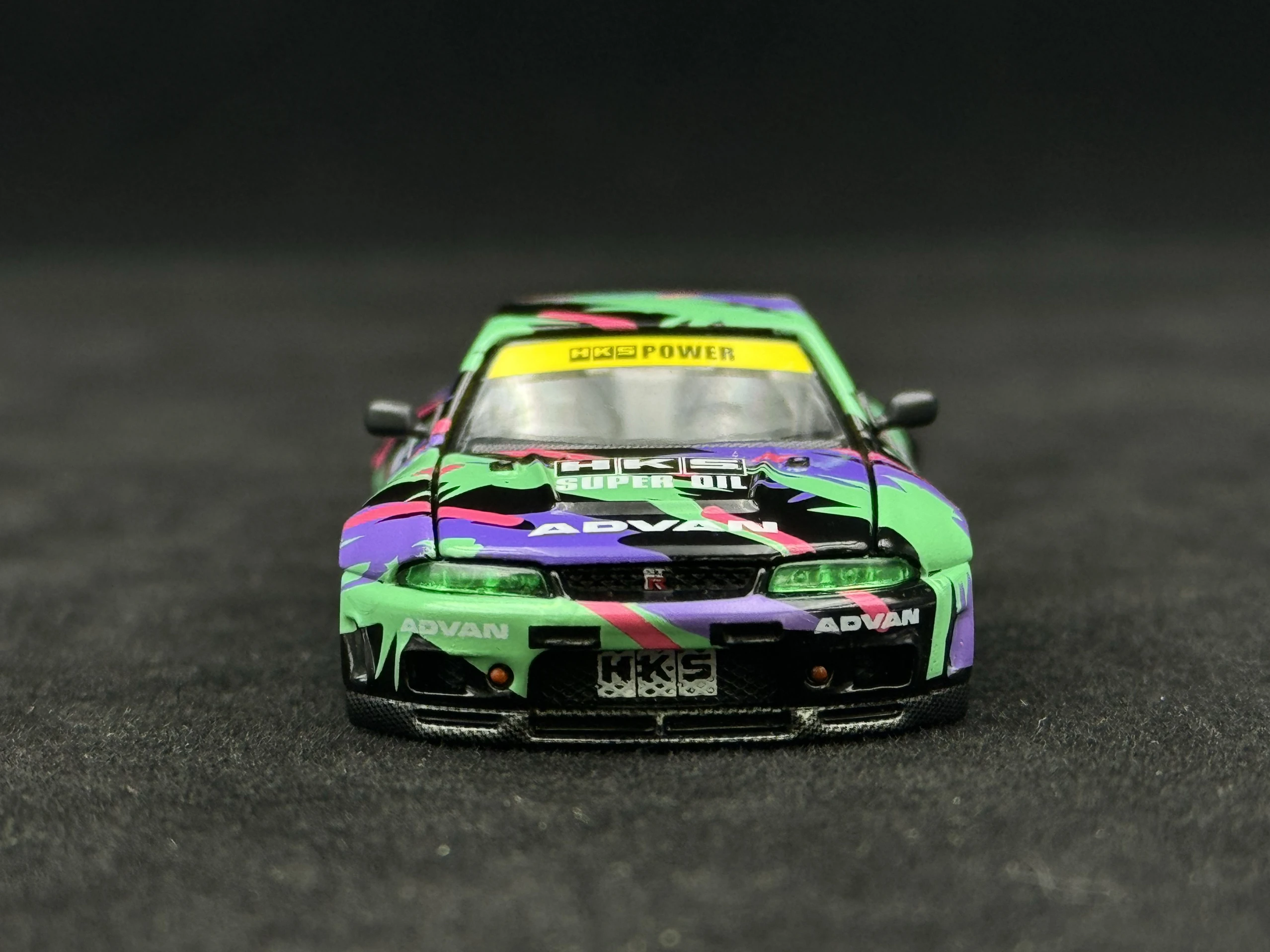 ダイキャスト 1:64 スケール カイドー ハウス129 # ミニGT-R R33 HKS合金製カーモデルコレクタブルおもちゃギフトお土産ディスプレイオーナメント